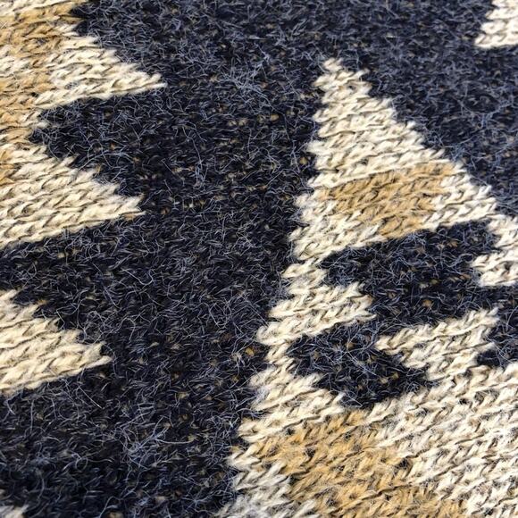 II Sisters cream gray gold Aztec southwestern fringe poncho style sweater S / M - Picture 11 of 15